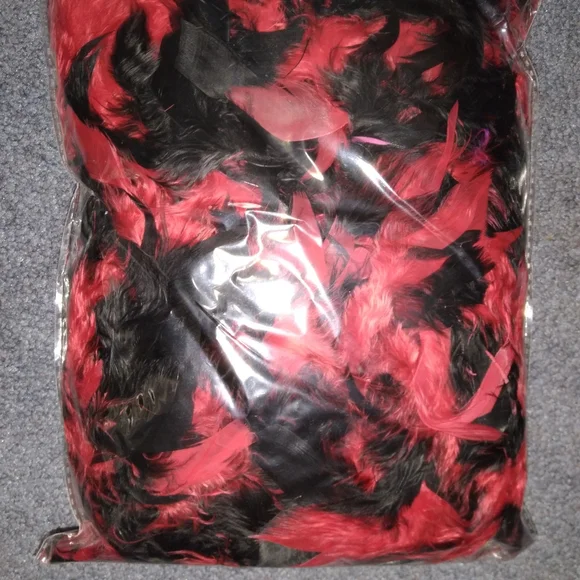 NWT Spirit Halloween Feather Boa - Picture 5 of 5